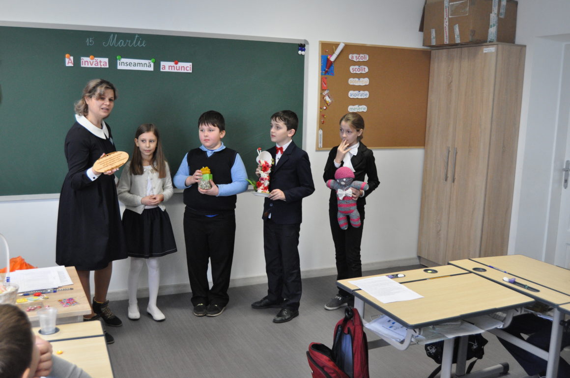 Elevii clasei a III-a au participat în cadrul lecției publice cu genericul „A învăța înseamnă a munci”