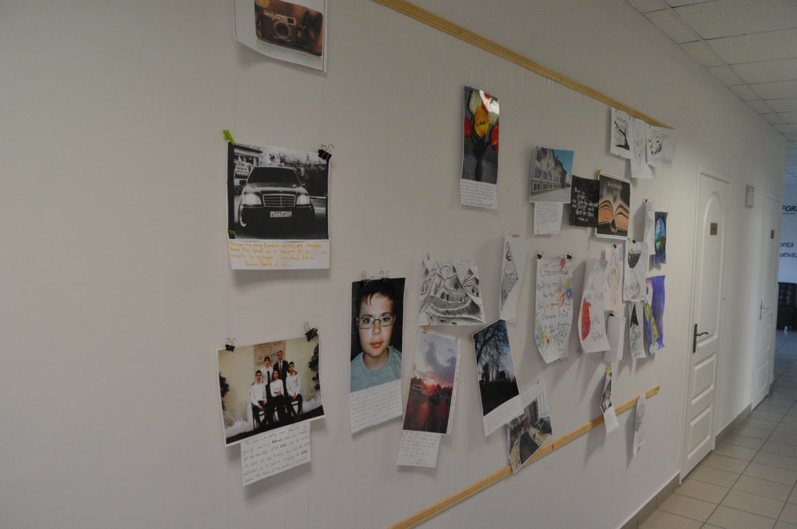 Expoziție cu genericul „ONE SHOT – A WHOLE STORY + DEFINING YOURSELF IN CHRIST”